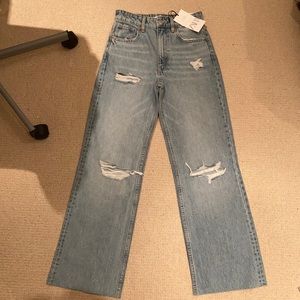 Brand new Zara jeans (with tags) mid rise.